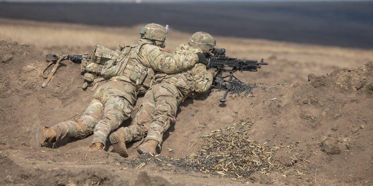 Ministrul Apărării Naționale, Radu Miruță, și șeful Statului Major al Apărării, generalul Gheorghiță Vlad, au efectuat o vizită la Batalionul 265 Poliție Militară marți