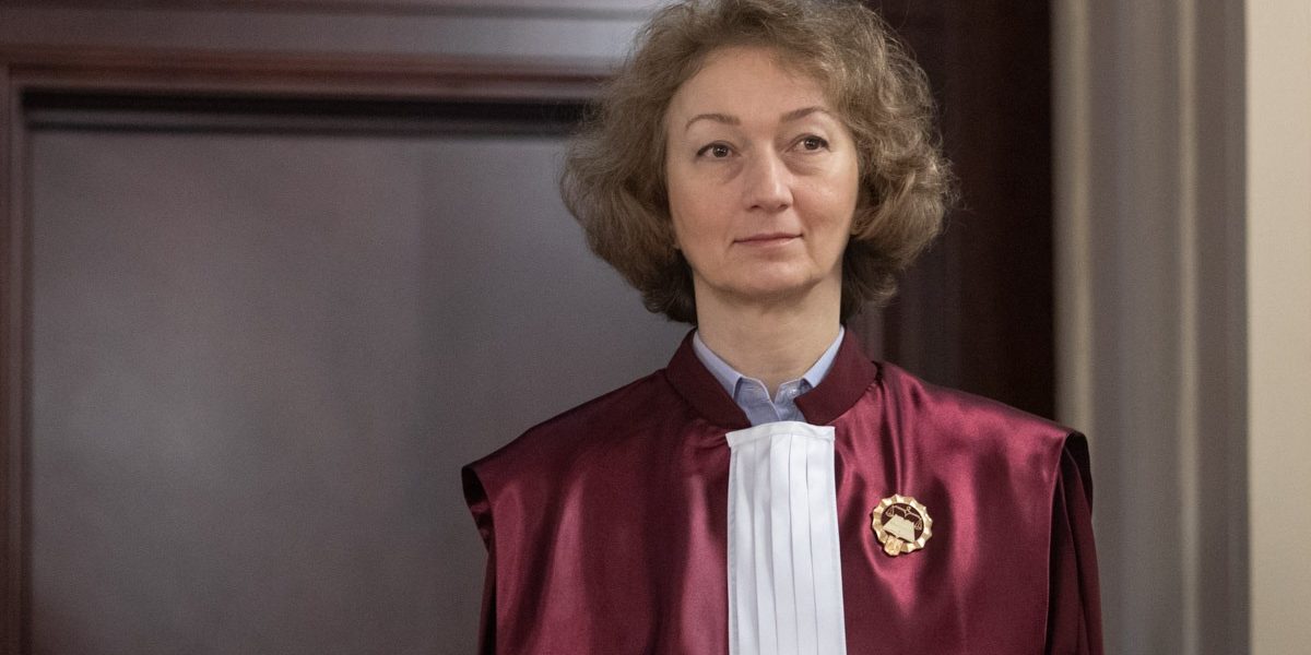 Tănăsescu (CCR): Deciziile controversate, între realitate și „turnul de fildeș”