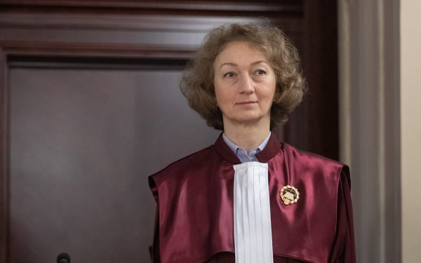 Tănăsescu (CCR): Deciziile controversate, între realitate și „turnul de fildeș”