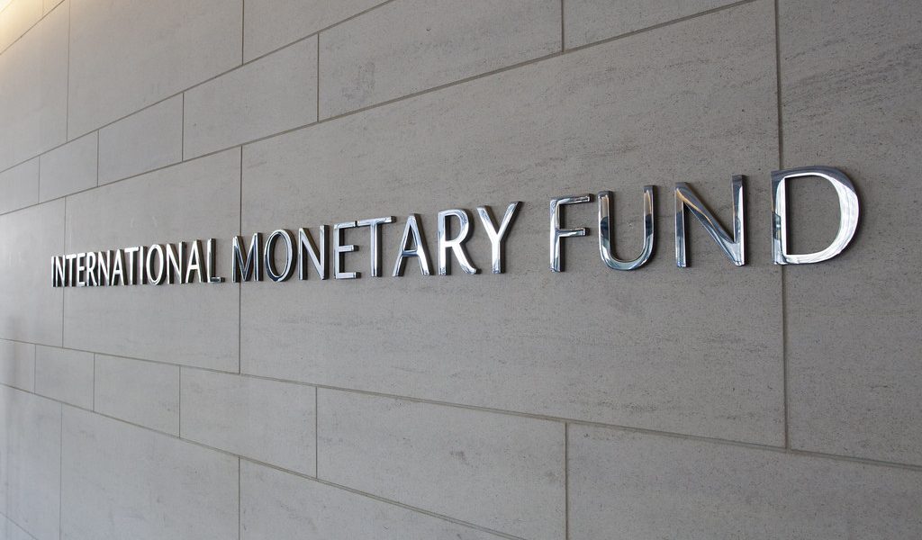 FMI trage semnalul de alarmă: Turbulențe economice majore. Bursa, în cădere liberă