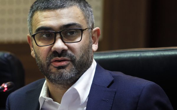 Criza bate la ușă: 7.000 de firme, închise. Manole: „Sărăcia vine!”