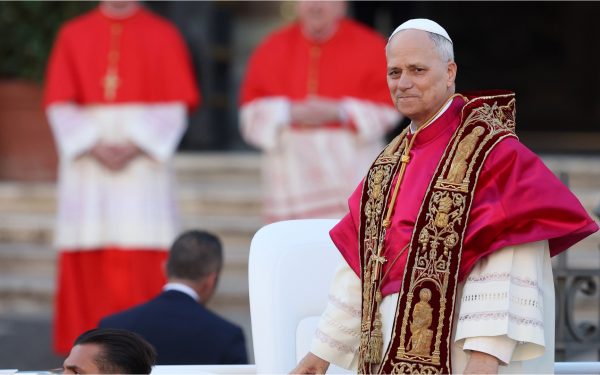 Papa LEON al XIV-lea, apel la reconciliere: „Lumea, devastată de tirani” în Camerun