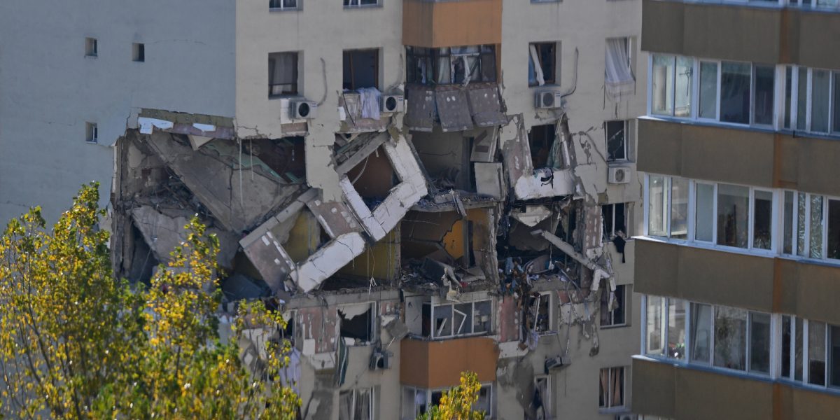 Protest în Rahova: Supraviețuitorii cer acces în apartamente, după explozie