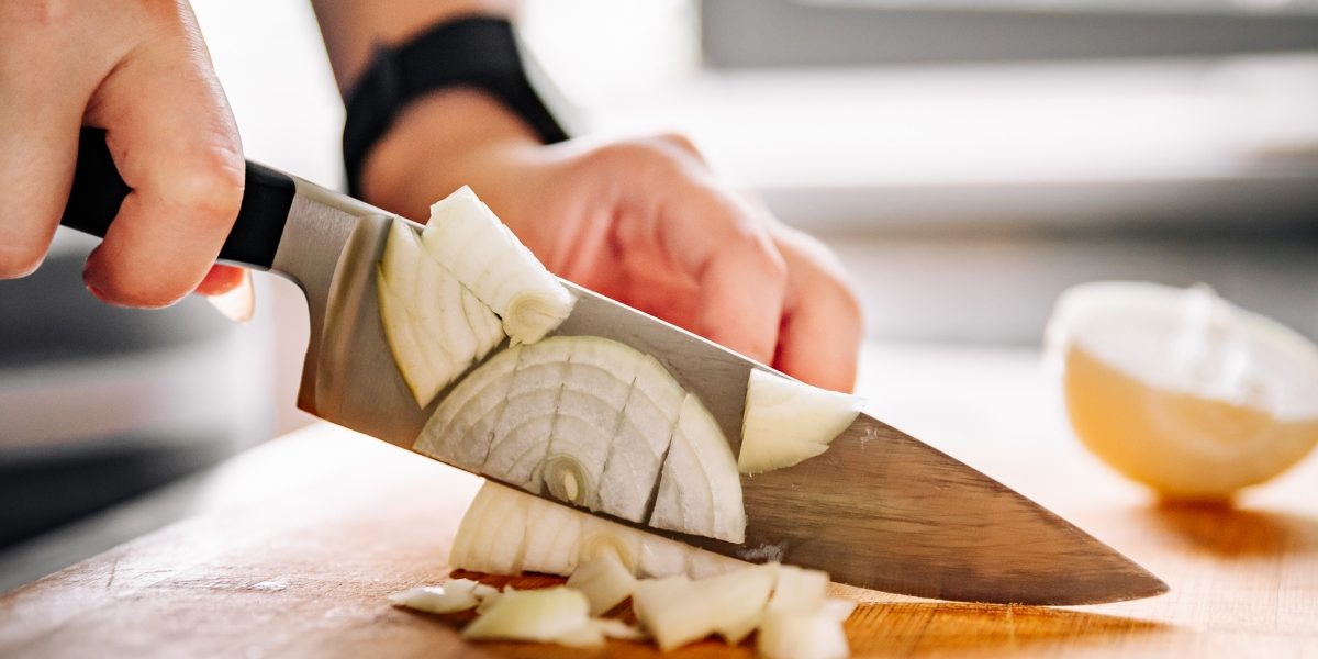 Gata cu plânsul: Trucul simplu, dar genial, de tăiat ceapa!