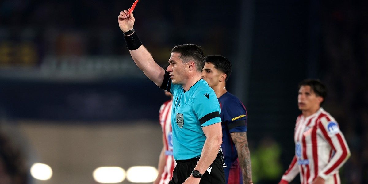 Atletico Madrid a învins Barcelona cu 2-0 în turul sferturilor de finală ale UEFA Champions League, disputat pe Camp Nou, însă victoria a fost umbrită de controversele legate de arbitrajul lui Istvan Kovacs