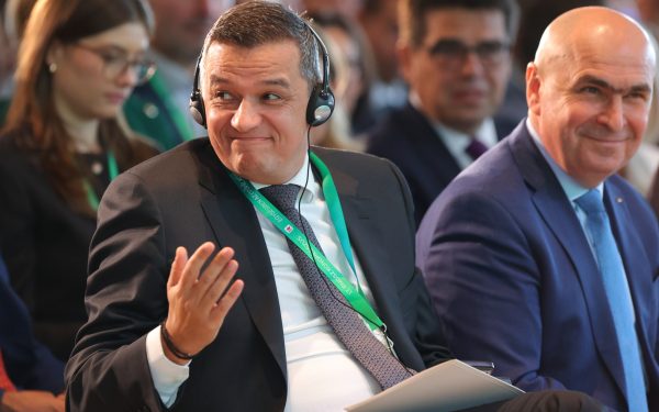 Presa străină: Decizia PSD aruncă România în instabilitate, riscând ratingul de credit