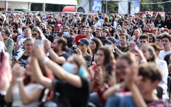 Vedetă Teen Wolf, la Comic Con România: Iain Glen, OUT