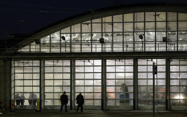 STB trece la săptămâna de 4 zile: Salarii mai mici pentru angajați, din LUNI