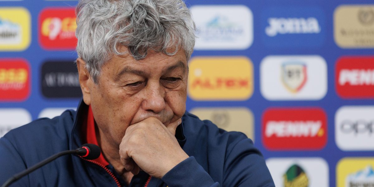 Mircea Lucescu, fostul antrenor al naționalei de fotbal a României, este internat la Spitalul Universitar din București după ce a suferit vineri dimineață un infarct miocardic acut