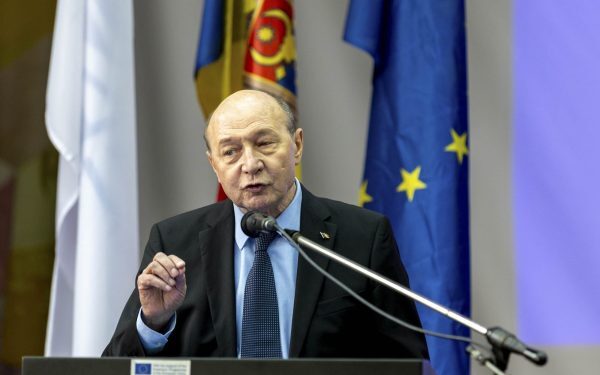 Fostul președinte Traian Băsescu a afirmat, într-o intervenție la Digi24, că țările europene trebuie să trateze cu seriozitate amenințarea lansată de Donald Trump privind retragerea Statelor Unite din NATO