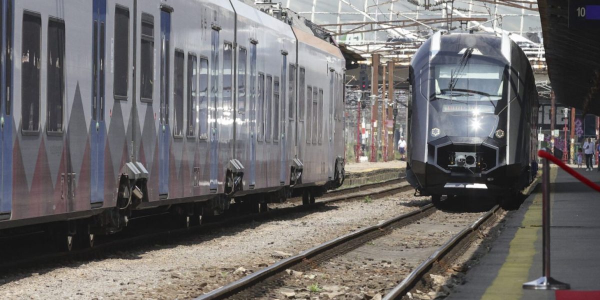 Modernizarea liniei feroviare dintre Brașov și Sighișoara promite reducerea semnificativă a timpului de călătorie pentru ruta București – Arad, o veste importantă pentru pasageri și pentru traficul feroviar din România