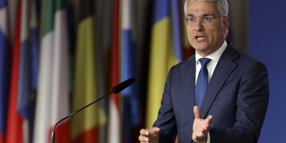 România se distinge în cadrul Uniunii Europene prin cel mai redus decalaj de convergență economică, fiind, conform declarațiilor unor oficiali, țara cu cel mai mare succes în acest proces