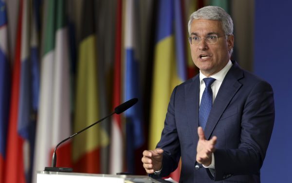România se distinge în cadrul Uniunii Europene prin cel mai redus decalaj de convergență economică, fiind, conform declarațiilor unor oficiali, țara cu cel mai mare succes în acest proces