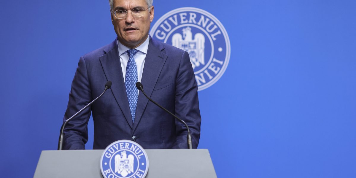 O treime din jaloanele din PNRR sunt în pericol: România riscă penalități de sute de milioane de euro Aproximativ o treime din investițiile și reformele prevăzute în Planul Național de Redresare și Reziliență (PNRR) se află în prezent într-o zonă de risc ridicat, conform declarațiilor ministrului Investițiilor și Proiectelor Europene, Dragoș Pîslaru