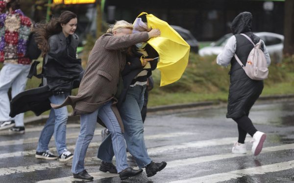 Vânt puternic în România: Avertisment meteo de ultimă oră pentru București