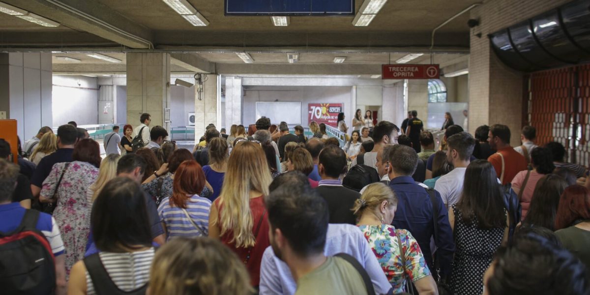 Metrorex scumpește biletele cu 40%, garniturile Alstom de 100 mil. € – „ascunse”