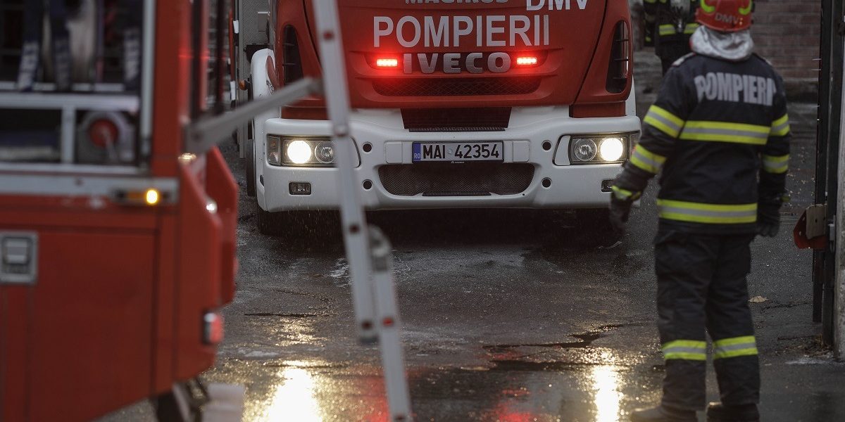 Incendiu GRAV la bloc social în Constanța: PLAN ROȘU activat, victime posibile