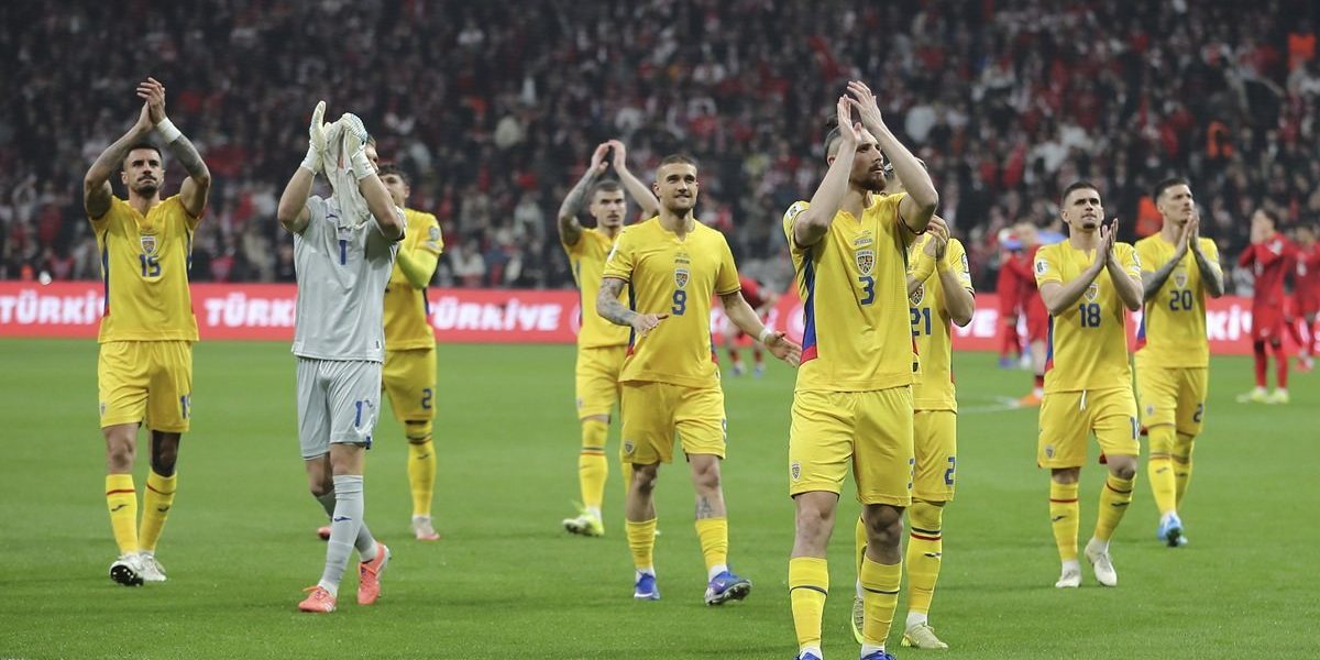 Echipa națională a României a fost învinsă cu 1-0 de Turcia, joi seară, la Istanbul, în semifinala barajului de calificare la Cupa Mondială, aspect care le închide românilor șansa de a participa la turneul final din acest an