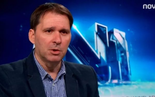 Igor Bozic, redactor-șef al postului de televiziune N1 din Serbia, a fost demis oficial luni, după ce anterior fusese înlăturat din funcția de director al companiei