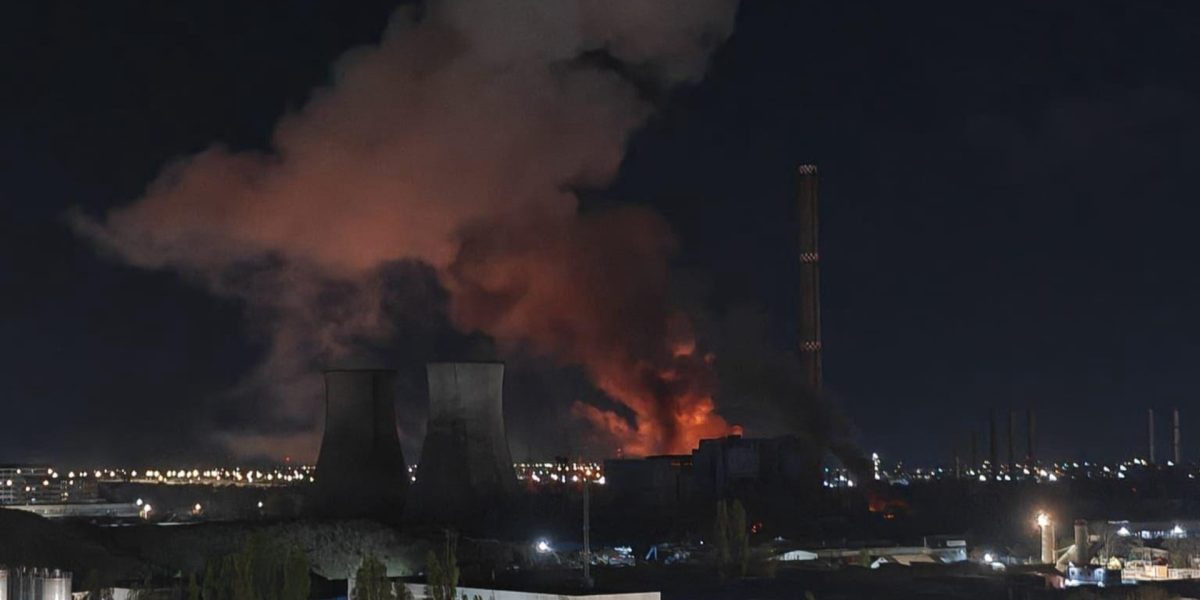 Incendiul de la CET Vest lasă mii de bucureșteni fără apă caldă