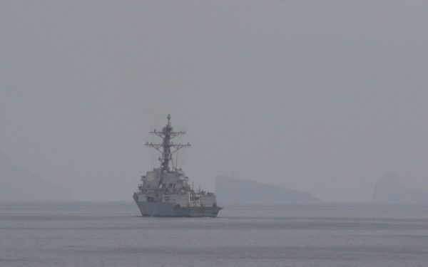 Iranul amenință navele SUA după provocarea din Strâmtoarea Hormuz