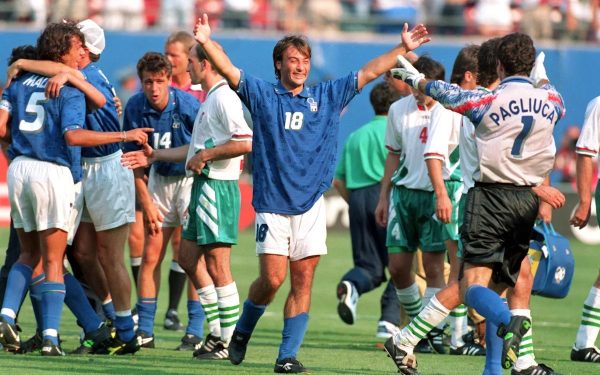 Italia își pregătește să scrie un nou capitol în istoria sa fotbalistică, însă acestul se prevestește a fi unul marcant de incertitudine și nostalgie