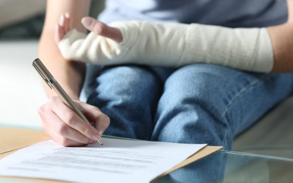 CNAS dă verdictul: Concediile medicale, sub control! Stop plății certificatelor suspecte!
