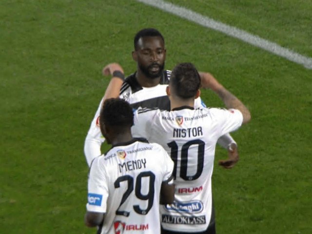 U Cluj zdrobește Craiova: 4-0 și avans în clasament pentru ardeleni