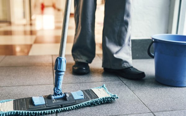 Ministerul Economiei, contract de 1,5 milioane lei pentru curățenie. Când se depun ofertele?