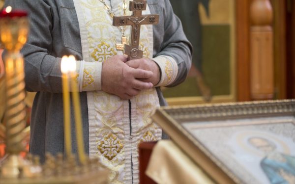 Creștinii ortodocși din România marchează luni, 6 aprilie 2026, începutul Săptămânii Patimilor, prin Lunea Mare, o zi dedicată pregătirii spirituale înaintea Învierii Domnului