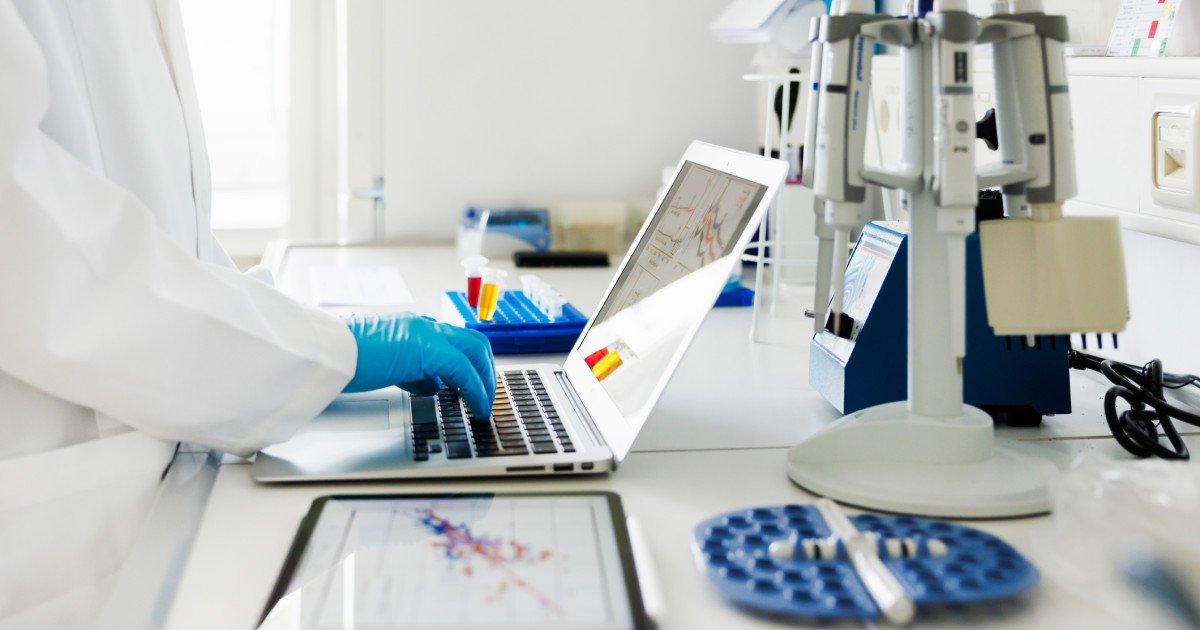 O nouă speranță în lupta contra melanomului: plasturele inteligent care ar putea înlocui operația Oamenii de știință au dezvoltat un plasture inteligent care ar putea schimba radical tratamentul melanomului, o formă agresivă de cancer de piele