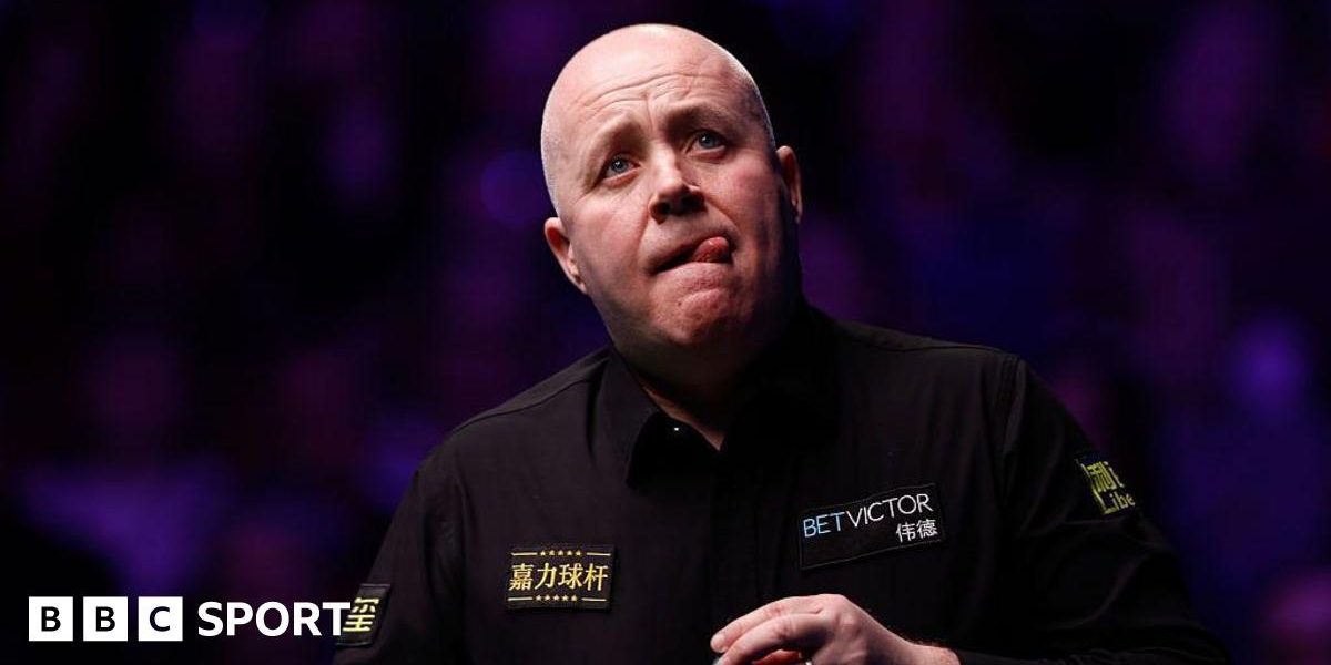 John Higgins se califică pentru sferturile de finală ale Tour Championship după o victorie palpitantă în fața lui Mark Williams Într-o confruntare tensionată la Tour Championship din Manchester, campionul en titre, John Higgins, a reușit să își asigure o victorie dramatică, scor 10-8, în fața veteranului Mark Williams