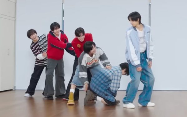 KickFlip, formația de băieți de la JYP Entertainment, a lansat un videoclip de dans care dezvăluie chimia lor de grup