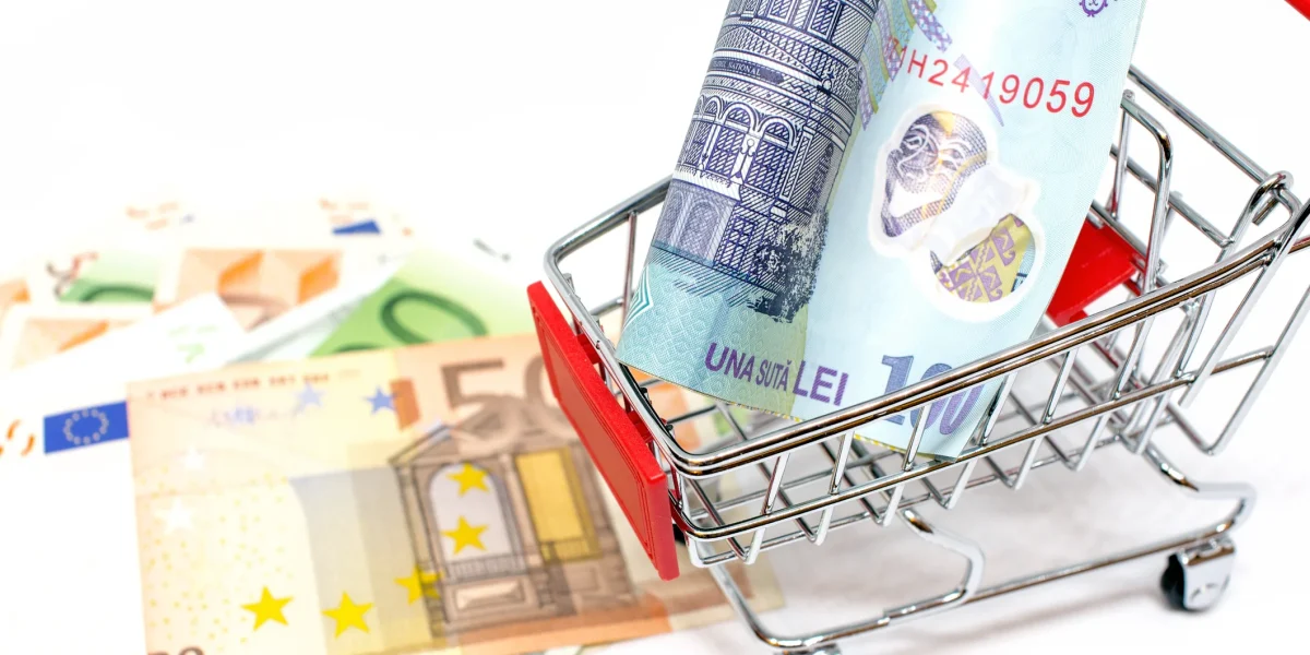 Avertisment: Românii cu bani la saltea, sfătuiți să aibă rezerve cash!