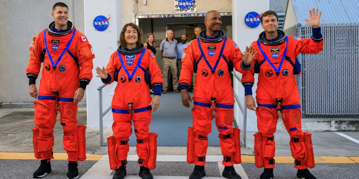 NASA a declanșat numărătoarea inversă pentru lansarea misiunii Artemis 2, eveniment programat miercuri după-amiază, ora României, marcând prima ieșire umană în jurul Lunii după o pauză de peste 50 de ani