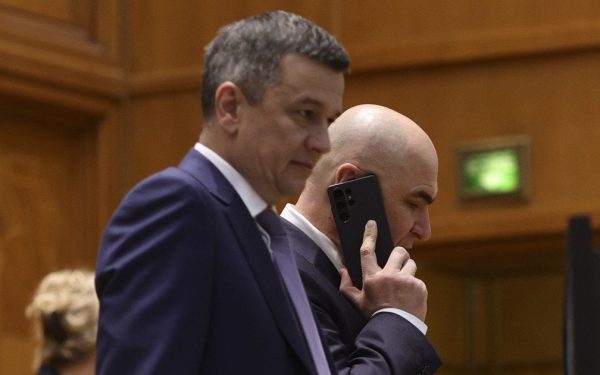 PSD ia în calcul preluarea guvernării înainte de termen și ar putea schimba protocolul de coaliție Sorin Grindeanu, liderul PSD, a declarat miercuri că partidul său analizează posibilitatea de a prelua guvernarea înainte de termenul stabilit în protocolul de coaliție, și anume aprilie 2027