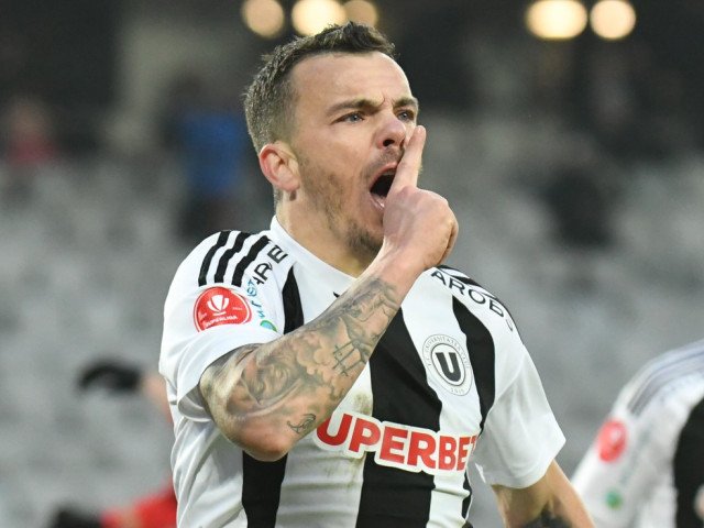 Dan Nistor, un nume cunoscut în fotbalul românesc, a făcut recent declarații surprinzătoare despre colegii săi de la Rapid, acuzând superficialitate și lipsă de seriozitate în echipa adversă