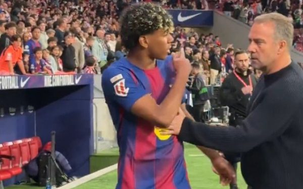 Reacția lui Hansi Flick după declarațiile spaniolilor despre Lamine Yamal Antrenorul echipei Bayern Munchen, Hansi Flick, a intervenit ferm după ce spaniolii au dezvăluit motivul pentru care tânărul jucător Lamine Yamal a reacționat dur la Barcelona