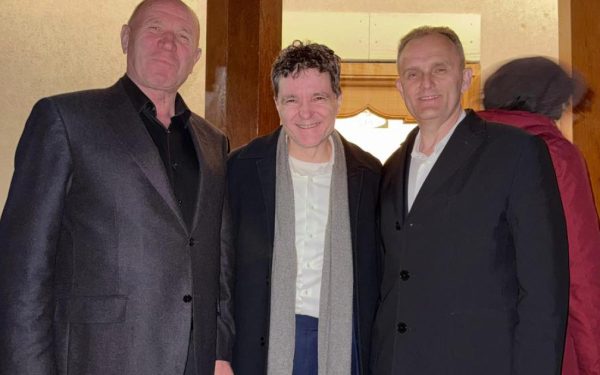 Nicușor Dan, la Cornu de Vinerea Mare: Cu primarul și șeful CJ Prahova (PSD)