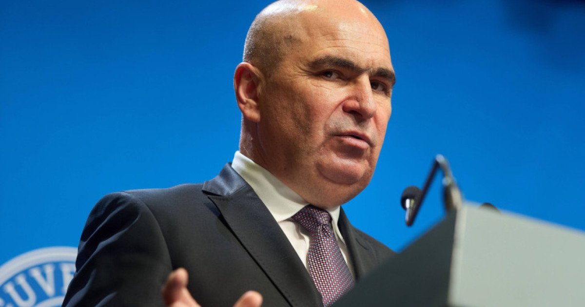 Guvernul intensifică controalele asupra exploatării agregatelor minerale din albiile râurilor Guvernul României a decis să intensifice controalele în teren la operatorii care exploatează agregate minerale din albiile cursurilor de apă, în contextul preocupărilor legate de protecția mediului și gestionarea durabilă a resurselor naturale