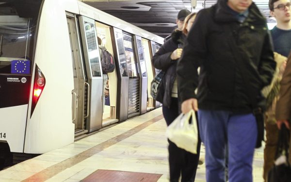 Fum în Metroul bucureștean: Probleme pe Magistrala 2, detalii după incident