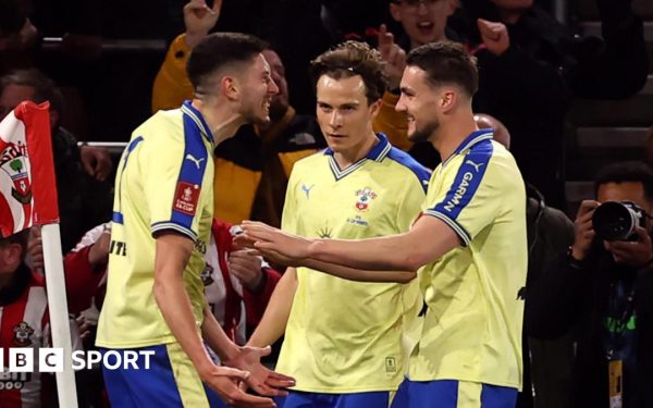 Arsenal a suferit o înfrângere neașteptată în deplasare, pierzând cu 1-0 în fața celor de la Southampton, într-un meci disputat pe stadionul St Mary’s