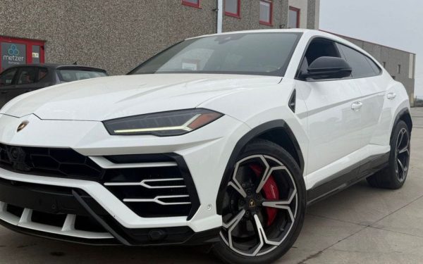 ANAF a lansat o platformă digitală de vânzare a bunurilor sechestrate, oferind publicului șansa de a cumpăra, la prețuri mai mici, mașini de lux, bijuterii și imobile recuperate în urma executărilor silite