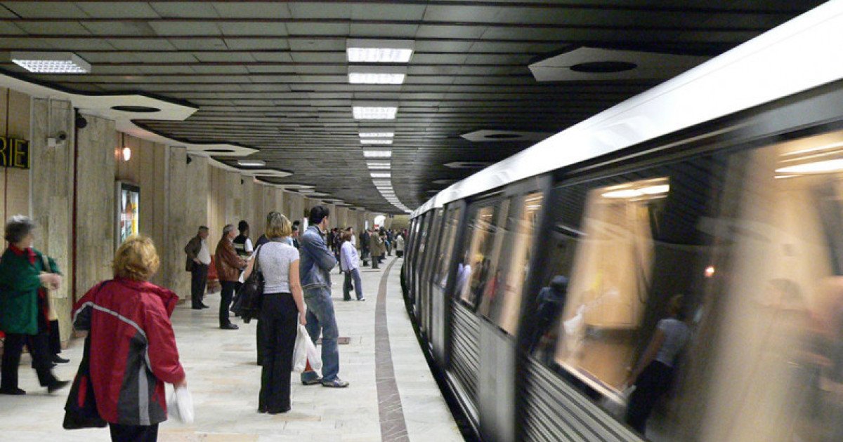 Conducerea Metrorex a propus pentru luna mai majorarea tarifului pentru o călătorie de la 5 la 7 lei, măsură care ar putea fi implementată începând cu data de 1 mai