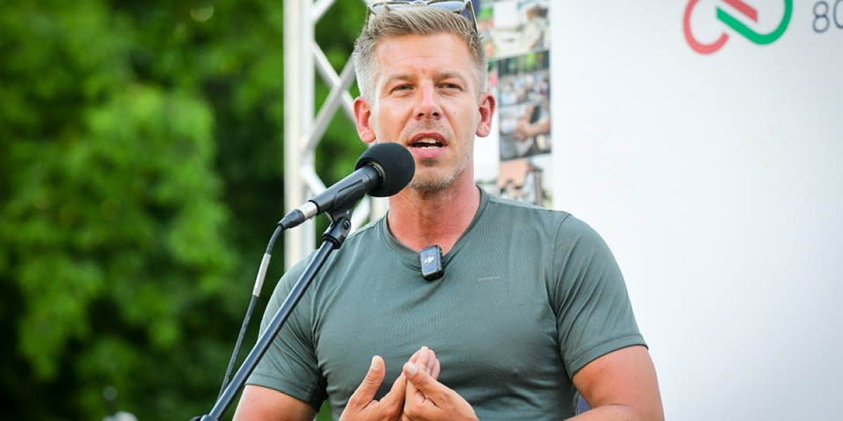 Ungaria: Singura țară NATO ce taie din armată. Ce schimbă Peter Magyar?