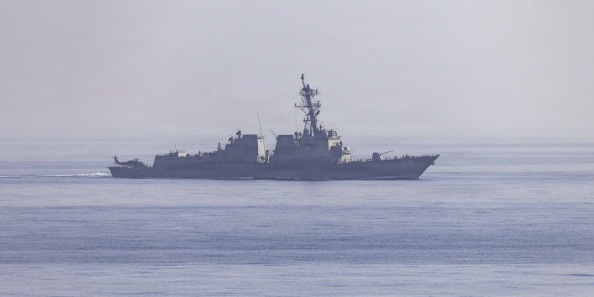 Iranul, control strict în Strâmtoarea Ormuz. Blochează America