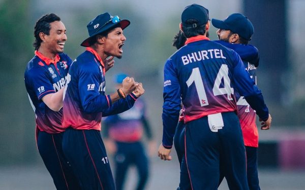 Nepal – UAE, meci crucial de Criket: Ajay Kumar, OUT pentru Rohit Paudel