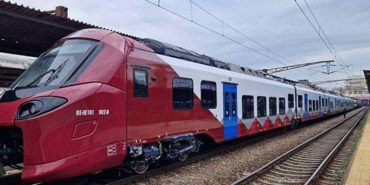 InterRegioanel a publicat programul trenurilor pe ruta București – Brașov, urmând să înceapă operarea noilor rame Alstom în curând, cu un total de nouă curse zilnice Compania InterRegional au anunțat recent mersul trenurilor pe ruta București – Brașov, după finalizarea probelor și recepției tehnice a noilor rame electrice fabricate de Alstom