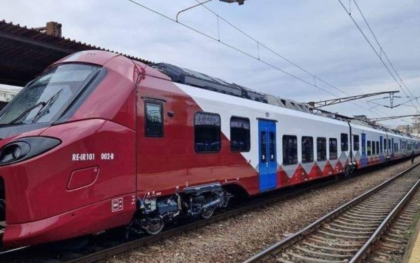 InterRegioanel a publicat programul trenurilor pe ruta București – Brașov, urmând să înceapă operarea noilor rame Alstom în curând, cu un total de nouă curse zilnice Compania InterRegional au anunțat recent mersul trenurilor pe ruta București – Brașov, după finalizarea probelor și recepției tehnice a noilor rame electrice fabricate de Alstom