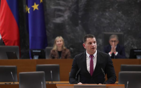 Președintele Parlamentului, ieșire din NATO prin referendum și vizită la Moscova